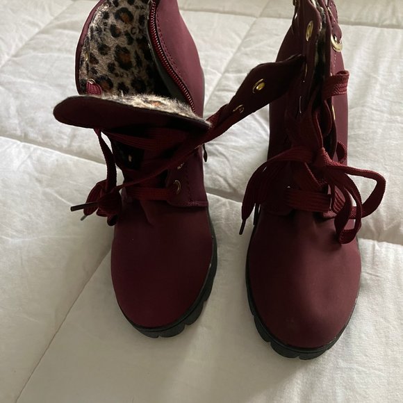 Boots - Picture 3 of 6